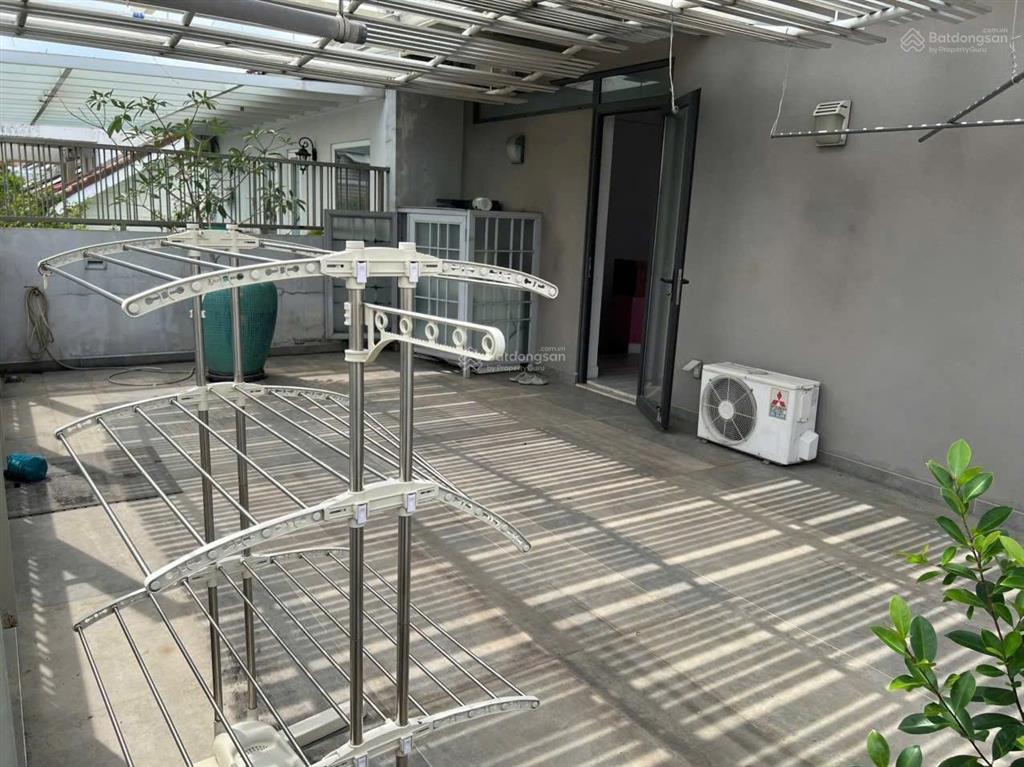 Cho thuê villa sân vườn quận 7, 10x21m, 5pn, có nội thất, giá 50 triệu/tháng
