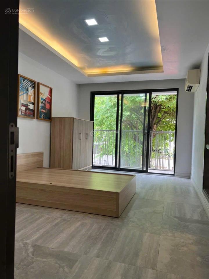 Cho thuê villa sân vườn quận 7, 10x21m, 5pn, có nội thất, giá 50 triệu/tháng