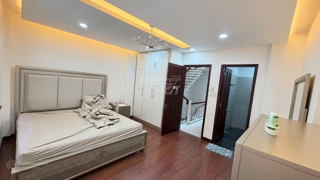 Cho thuê nhà nguyên căn kdc him lam quận 7, hầm 3 lầu, dt 100m, giá 55 triệu/tháng