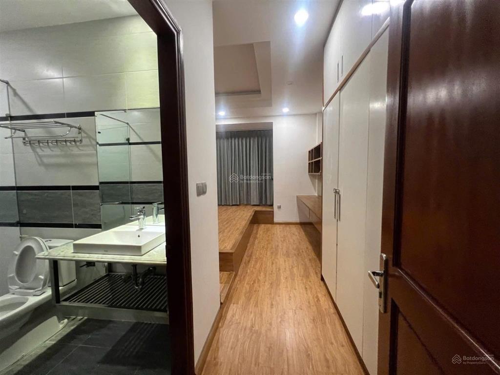Nhà phố full nội thất khu him lam quận 7, hầm 3 lầu, thang máy, 5pn 70 triệu/tháng
