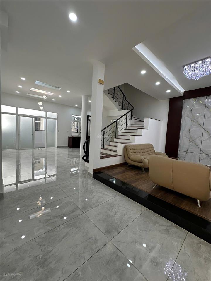 Cho thuê biệt thự phú mỹ hưng, 7x18m, 3pn, full nội thất, giá 60 triệu/tháng