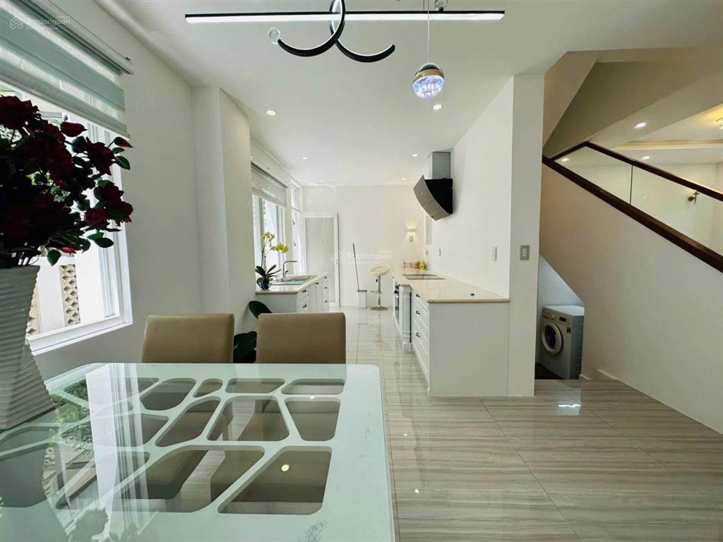 Cho thuê biệt thự phú mỹ hưng, 122,5m, full nội thất, 3pn, giá 45 triệu/tháng