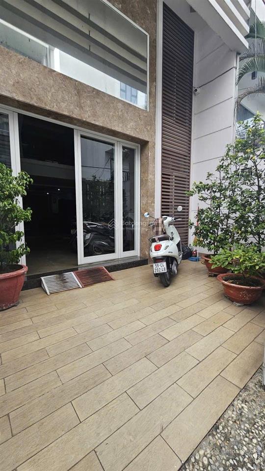 Cho thuê nhà q7, dt 5x17m, 5 tầng, 5pn, full nội thất cao cấp 40 triệu/tháng