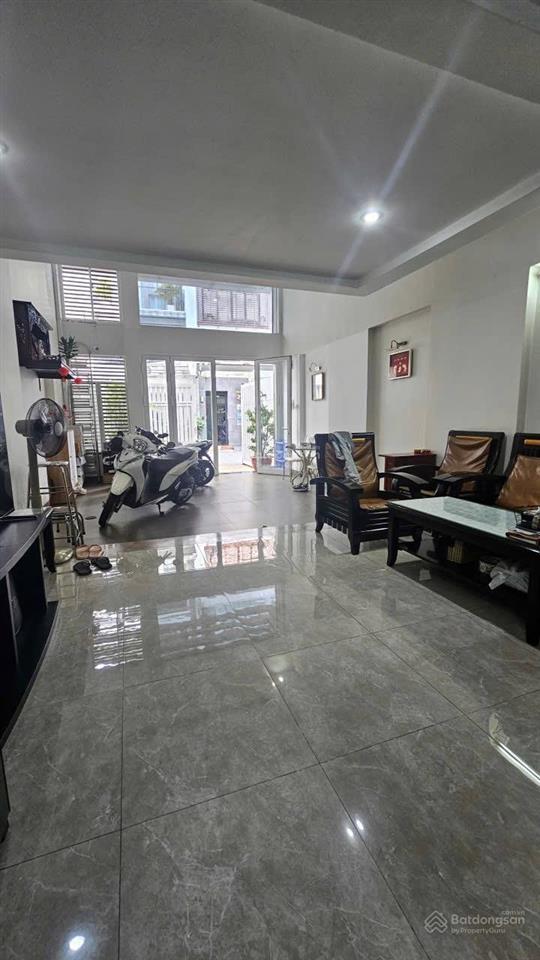 Cho thuê nhà q7, dt 5x17m, 5 tầng, 5pn, full nội thất cao cấp 40 triệu/tháng