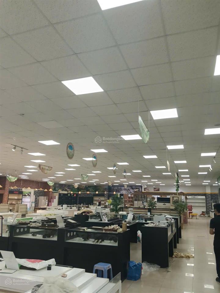 Cho thuê 3200m2 nhà xưởng ngoài kcn tại chí linh  hải dương