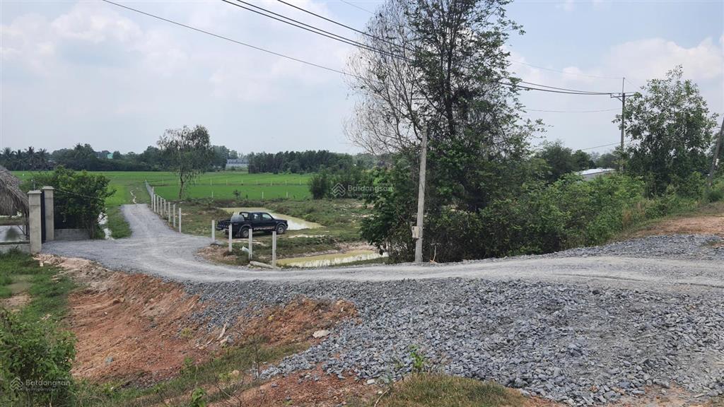 1.655m2 có 48m2 thổ cư, kênh lớn, xã trung lập hạ phù hợp xây nhà vườn