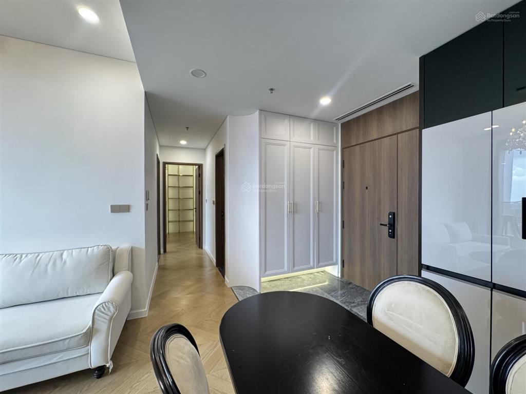 Cho thuê 2pn lumiere riverside, nội thất mới