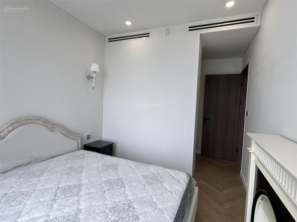 Cho thuê 2pn lumiere riverside, nội thất mới