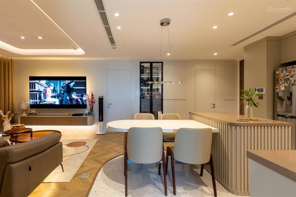 Căn hộ với nội thất hiện đại  3pn full  tại sky 89 quận 7 chủ gửi cho thuê