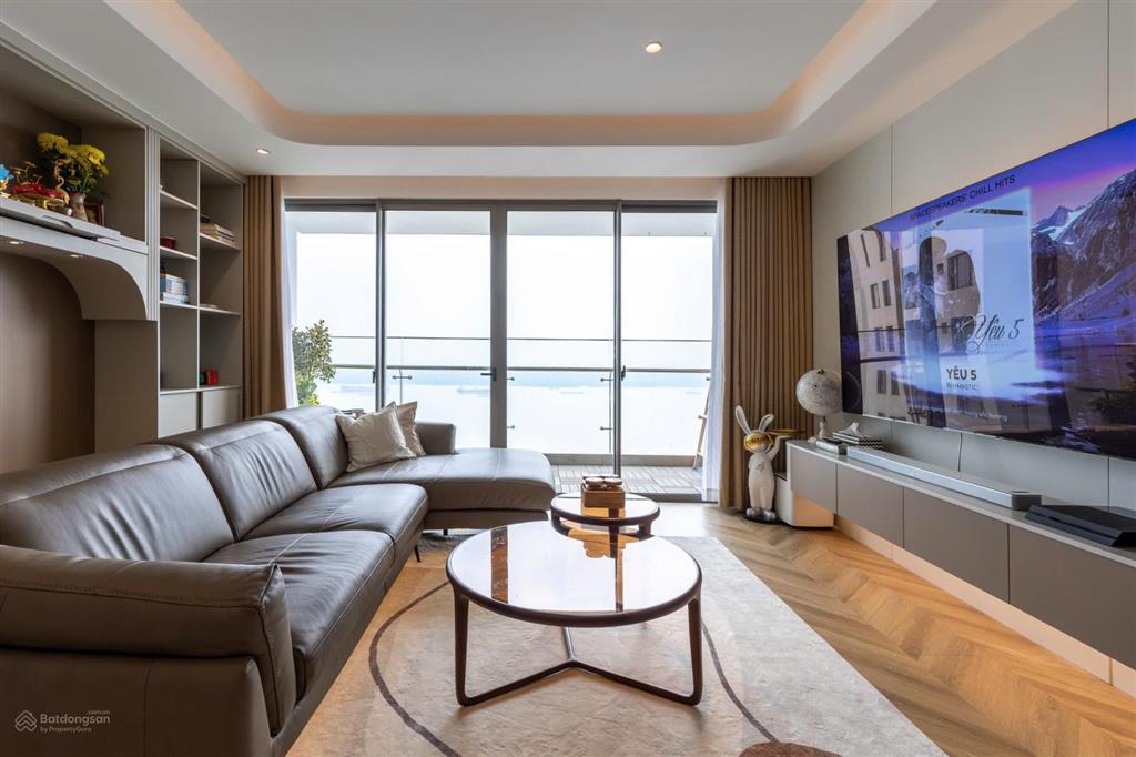 Căn hộ với nội thất hiện đại  3pn full  tại sky 89 quận 7 chủ gửi cho thuê