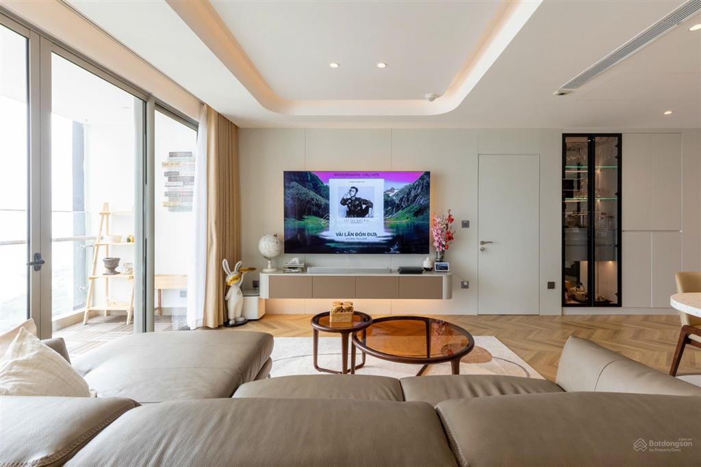 Căn hộ với nội thất hiện đại  3pn full  tại sky 89 quận 7 chủ gửi cho thuê