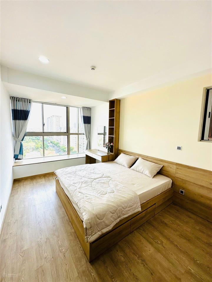 Căn hộ 2pn view biệt thự thoáng full nt đang trống, lầu trung