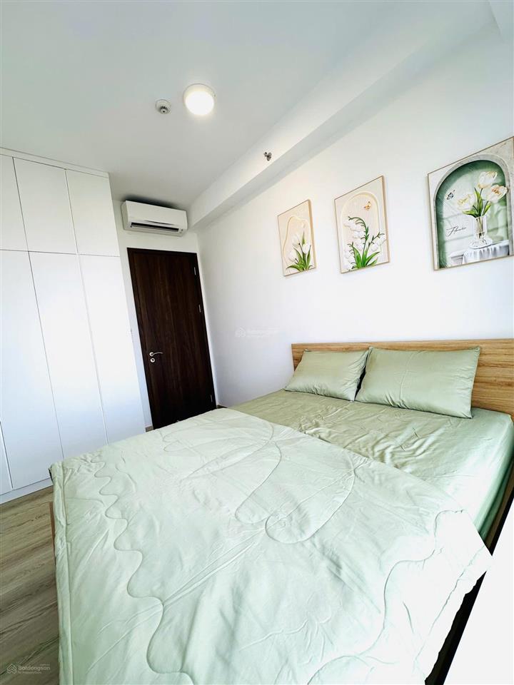 Nổi bật cho thuê 2pn 2wc full nt view biệt thự đang trống tầng trung thoáng mát sạch sẽ