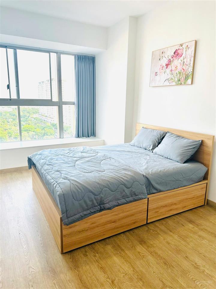 Nổi bật cho thuê 2pn 2wc full nt view biệt thự đang trống tầng trung thoáng mát sạch sẽ