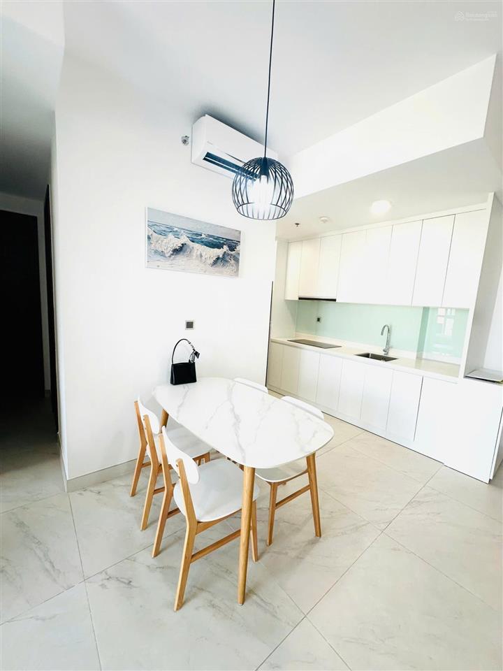 Nổi bật cho thuê 2pn 2wc full nt view biệt thự đang trống tầng trung thoáng mát sạch sẽ