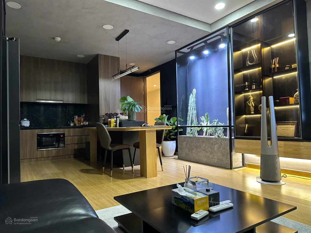 Căn hộ 2pn2wc view sân bóng 89m² lầu cao chủ gửi cho thuê tại sky 89  quận 7