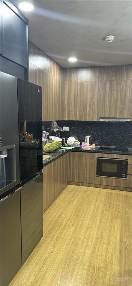 Căn hộ 2pn2wc view sân bóng 89m² lầu cao chủ gửi cho thuê tại sky 89  quận 7