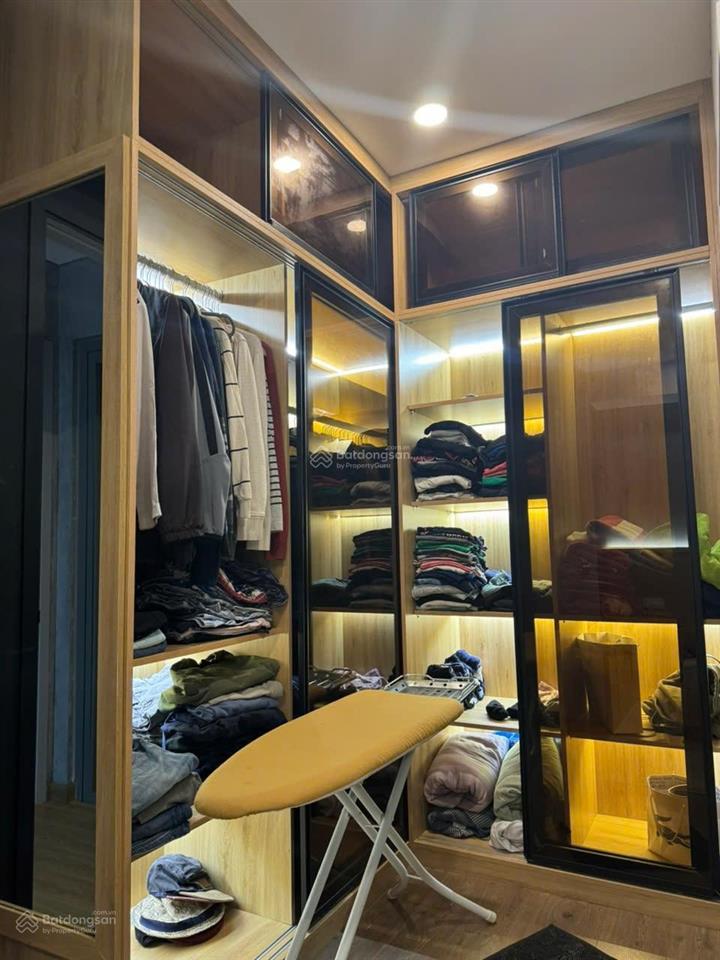 Căn hộ 2pn2wc view sân bóng 89m² lầu cao chủ gửi cho thuê tại sky 89  quận 7