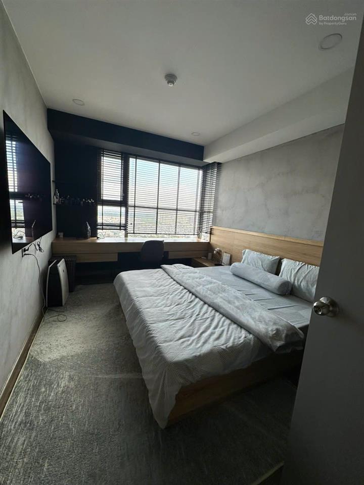 Căn hộ 2pn2wc view sân bóng 89m² lầu cao chủ gửi cho thuê tại sky 89  quận 7