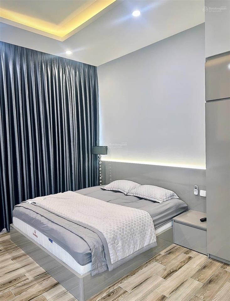 Căn hộ penthouse river panorama chủ gửi cho thuê, 5pn, 3wc, diện tích lớn 209m2