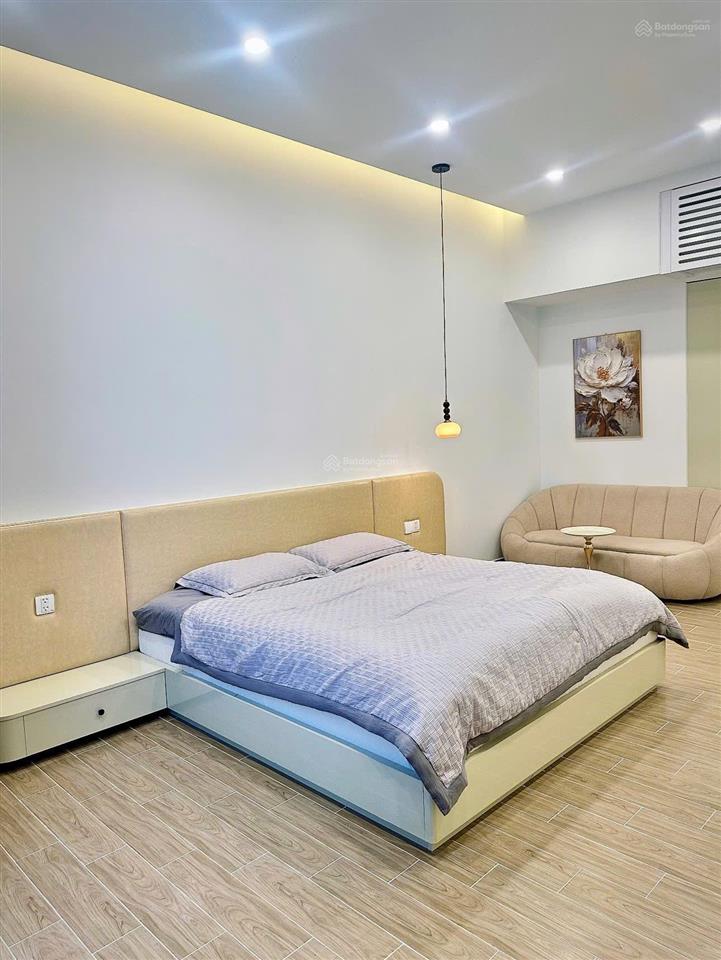 Căn hộ penthouse river panorama chủ gửi cho thuê, 5pn, 3wc, diện tích lớn 209m2