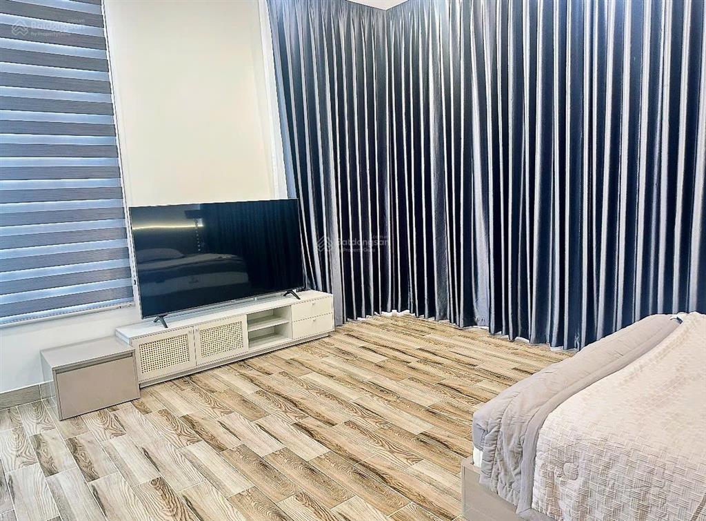 Căn hộ penthouse river panorama chủ gửi cho thuê, 5pn, 3wc, diện tích lớn 209m2