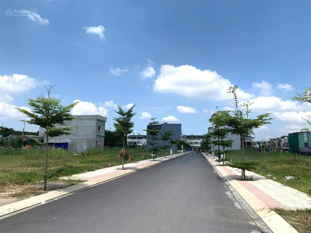 Siêu vip lô 80m2 chỉ với giá 39tr/m2 ngay khu công nghệ cao q9, sổ hồng riêng