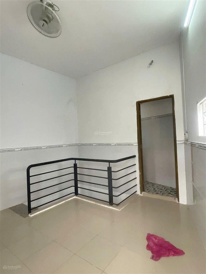 Nhà cho thuê nguyên căn đường số q4 4x5 trệt 2lầu + 2pn & 2wc ~ ôtô đỗ cửa sát mặt tiền hoàng diệu