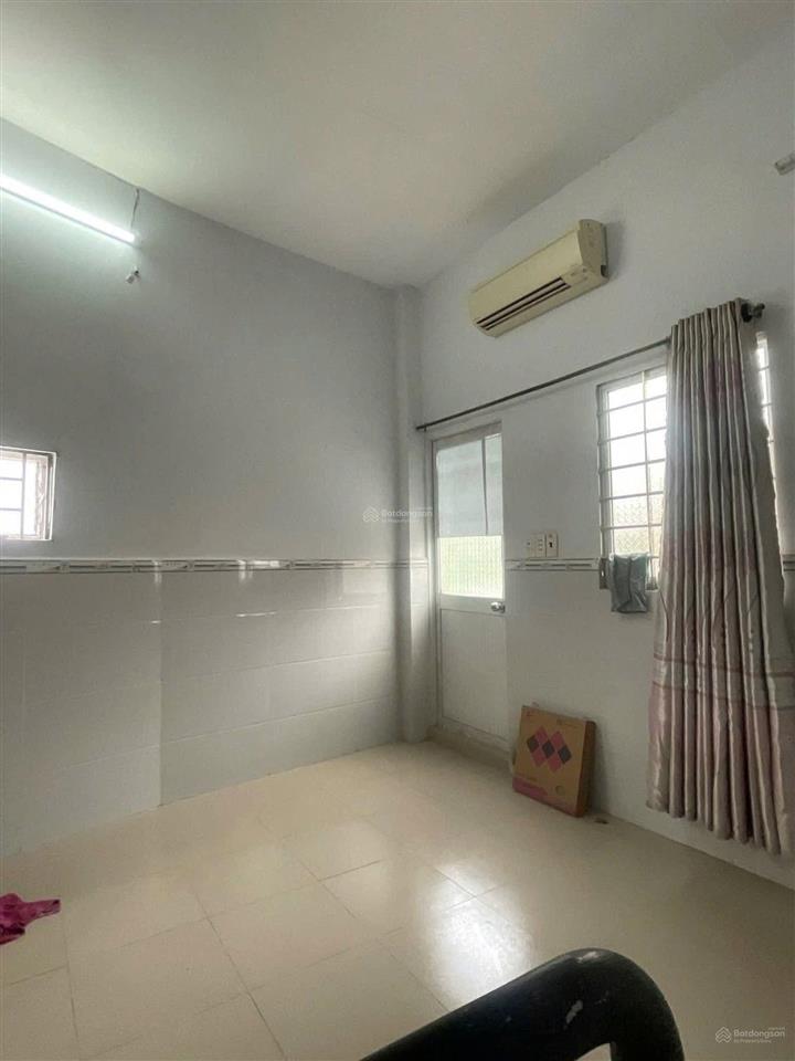 Nhà cho thuê nguyên căn đường số q4 4x5 trệt 2lầu + 2pn & 2wc ~ ôtô đỗ cửa sát mặt tiền hoàng diệu