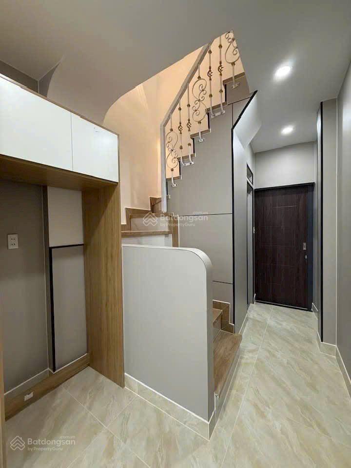 Bán nhà mới 100% quận 4 ngay trung tâm xóm chiếu & chợ 200 hẻm thông thoáng chỉ 4.55 tỷ
