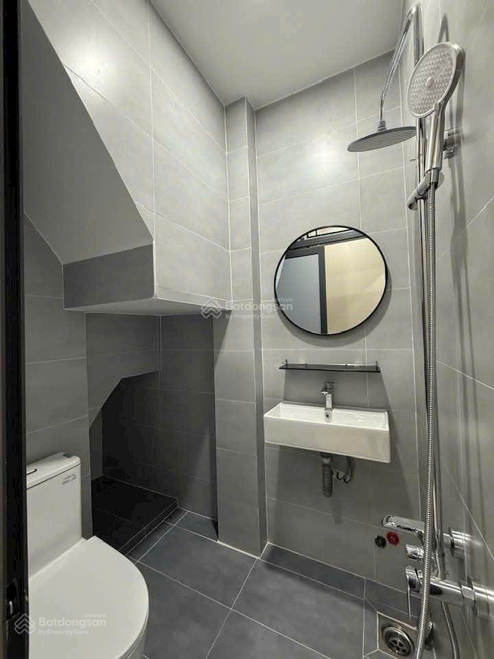 Bán nhà mới 100% quận 4 ngay trung tâm xóm chiếu & chợ 200 hẻm thông thoáng chỉ 4.55 tỷ