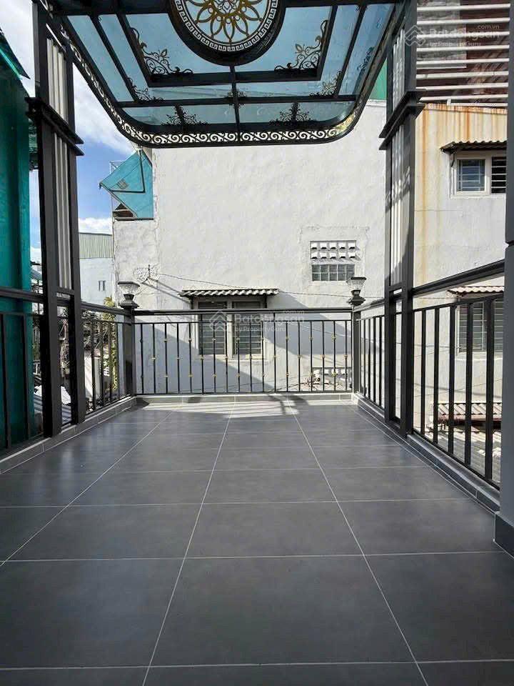 Bán nhà mới 100% quận 4 ngay trung tâm xóm chiếu & chợ 200 hẻm thông thoáng chỉ 4.55 tỷ