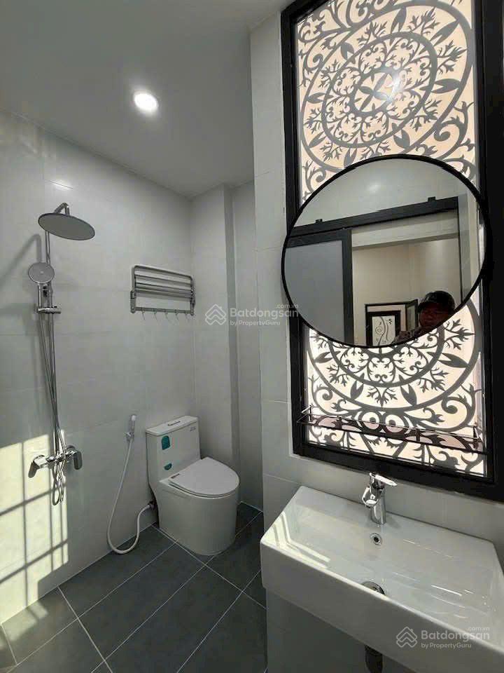 Bán nhà mới 100% quận 4 ngay trung tâm xóm chiếu & chợ 200 hẻm thông thoáng chỉ 4.55 tỷ