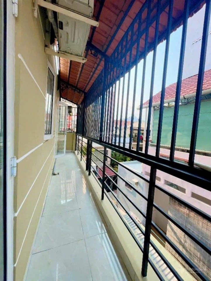 Hàng ốp hiếm có q4  nhà 4 tầng ngang 6.9m  dài 3.3 cách mặt tiền 30m  giá chỉ 4 tỷ 50 tl