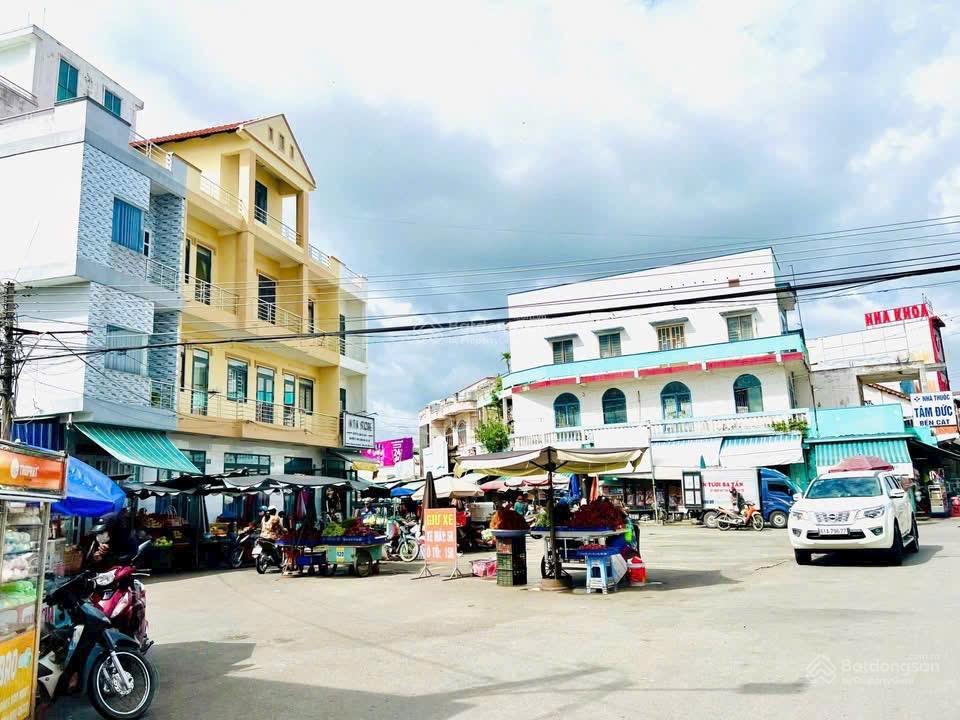Cần bán gấp lô đất ngay chợ bến cát cũ
