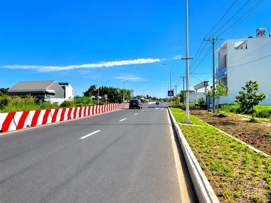 Anh trai cần bán gấp lô đất mt818 thủ thừa