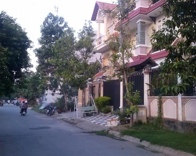 Bán đất phú nhuận đường 25m lâm quang ky dt 7x19m giá 240tr/m2