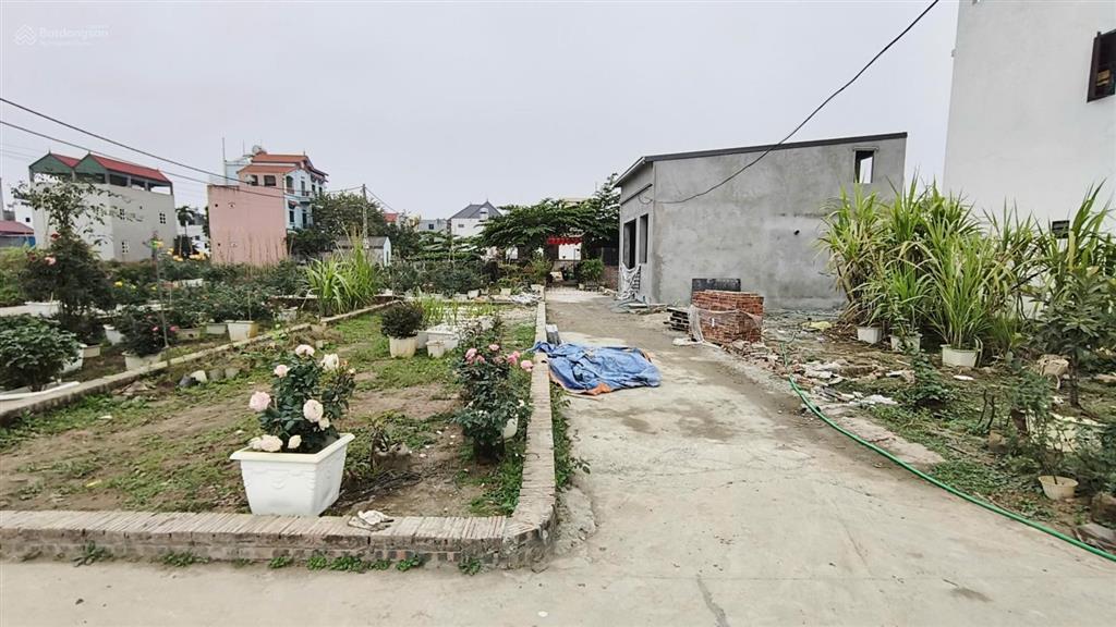 Duy nhất chỉ 2,45 tỷ, mt 4,5m, ô tô vào cạnh kcn quang minh