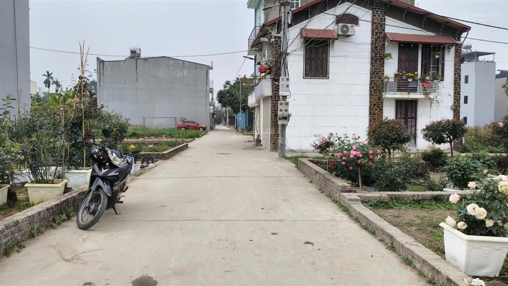 Duy nhất chỉ 2,45 tỷ, mt 4,5m, ô tô vào cạnh kcn quang minh