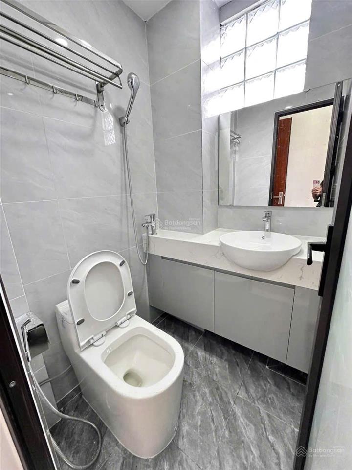 Đầu tư bđs chỉ 13 tỷ, tòa chdv nguyễn khánh toàn, 14p studio, cách ô tô 50m, 3 thoáng, không qh