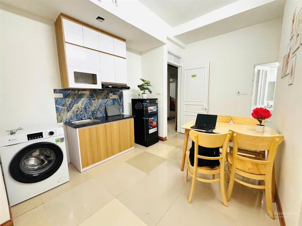 Lời to! toà chdv cầu giấy, dòng tiền 70triệu/tháng, 14phòng, thang máy, pccc, sổ đỏ nở hậu
