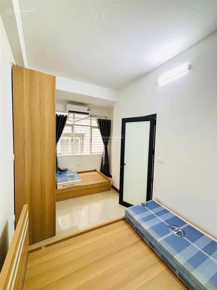 Lời to! toà chdv cầu giấy, dòng tiền 70triệu/tháng, 14phòng, thang máy, pccc, sổ đỏ nở hậu
