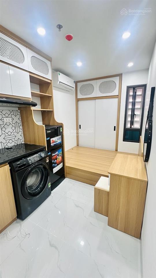 Bán gấp! toà chdv tt cầu giấy 63m*5t*10pkk, dt 55 triệu/tháng, 30m ra oto tránh, 2 thoáng, pccc đạt