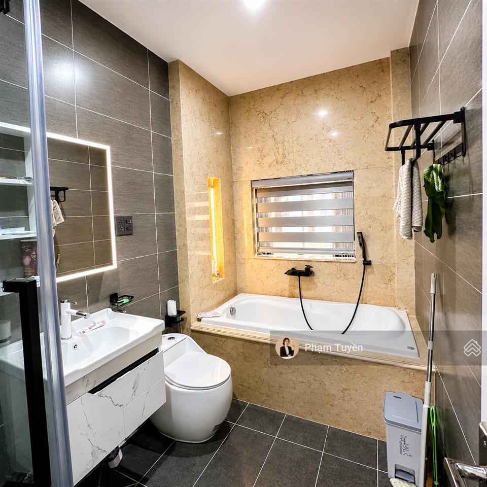 La vida vũng tàu nhà phố liền kề 5m, full nội thất cao cấp, gần đường lớn, bán gấp 8 tỷ, có sổ