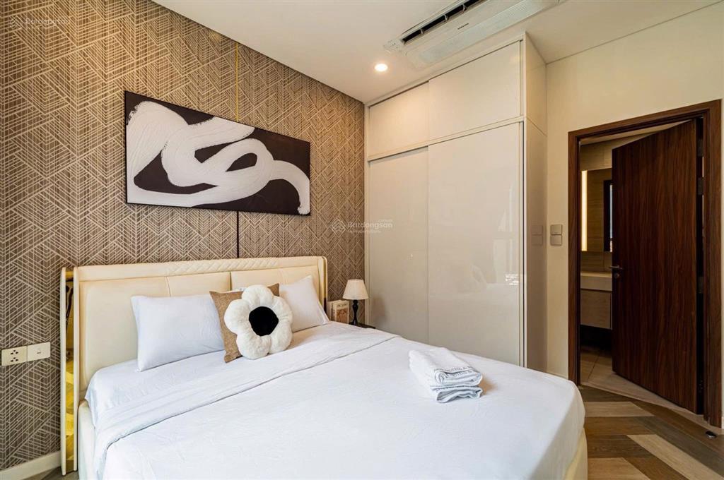 Bán căn 1 phòng ngủ the galleria metropole 51m2 đầy đủ nội thất 14 tỷ all in, sẵn sổ, sẵn hđ thuê