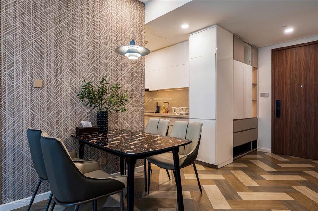 Bán căn 1 phòng ngủ the galleria metropole 51m2 đầy đủ nội thất 14 tỷ all in, sẵn sổ, sẵn hđ thuê