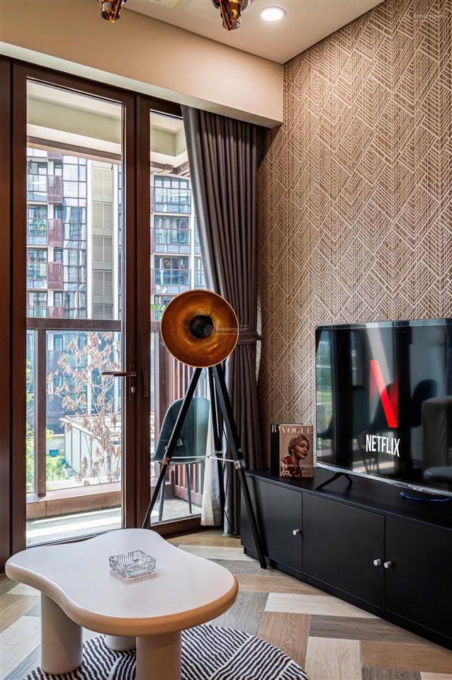 Bán căn 1 phòng ngủ the galleria metropole 51m2 đầy đủ nội thất 14 tỷ all in, sẵn sổ, sẵn hđ thuê