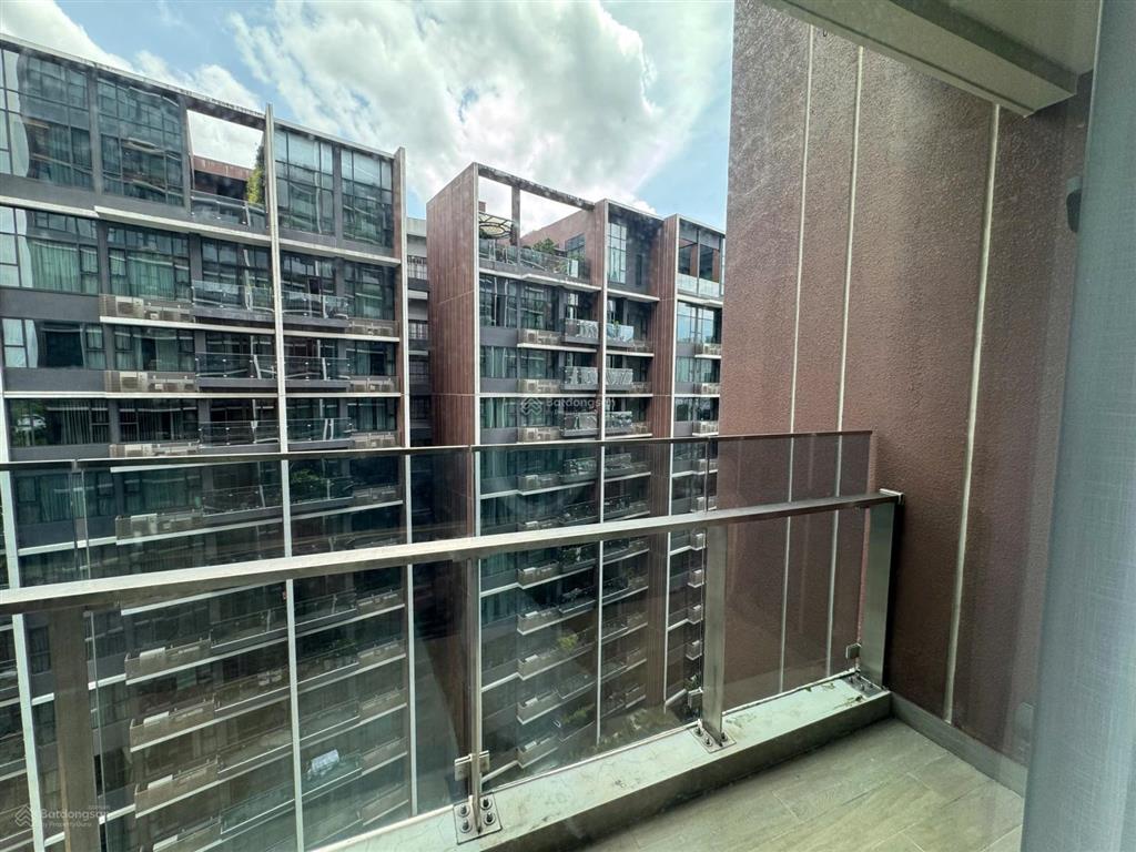 Cho thuê the river 3pn nội thất cơ bản 50 triệu net, 127m2, có thang máy riêng, view nội khu