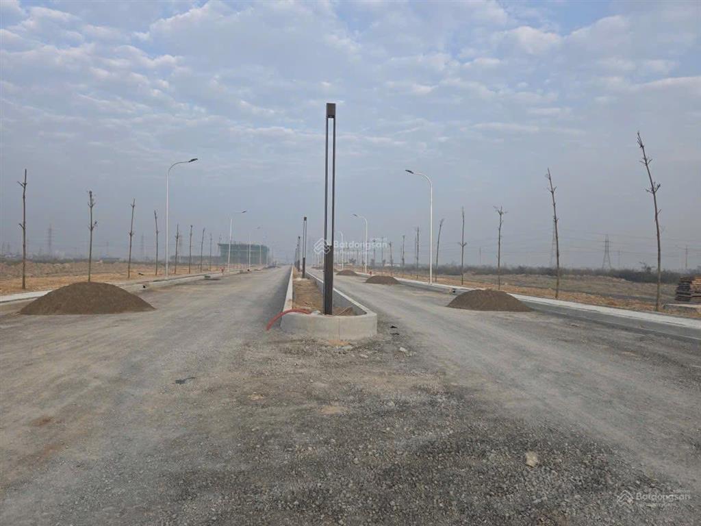 Chính chủ bán lô công nghiệp 2600m2, vị trí đẹp nhất dự án, 2 mặt thoáng, giá nhỉnh 9tr/m2