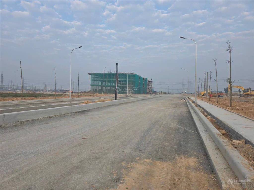 Chính chủ bán lô xưởng 2100m2 giá gốc 5,4tr/m2. vị trí đẹp,trục đường to 31m